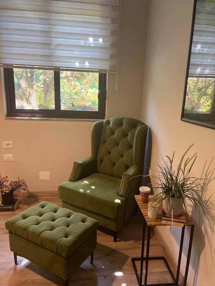 Tirane, jepet me qera ambjent biznesi Kati 2, 80 m² 800 € (Mihal Popi)