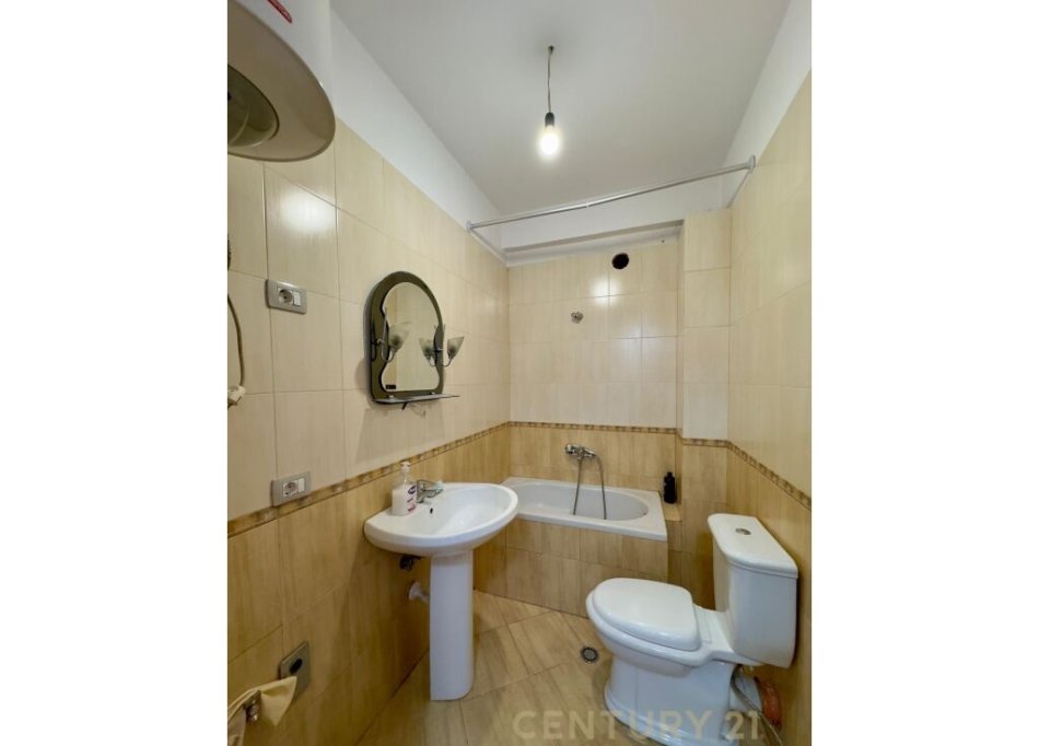 Tirane, jepet me qera apartament 1+1 Kati 2, 90 m² 550 € (Kodra e Diellit)