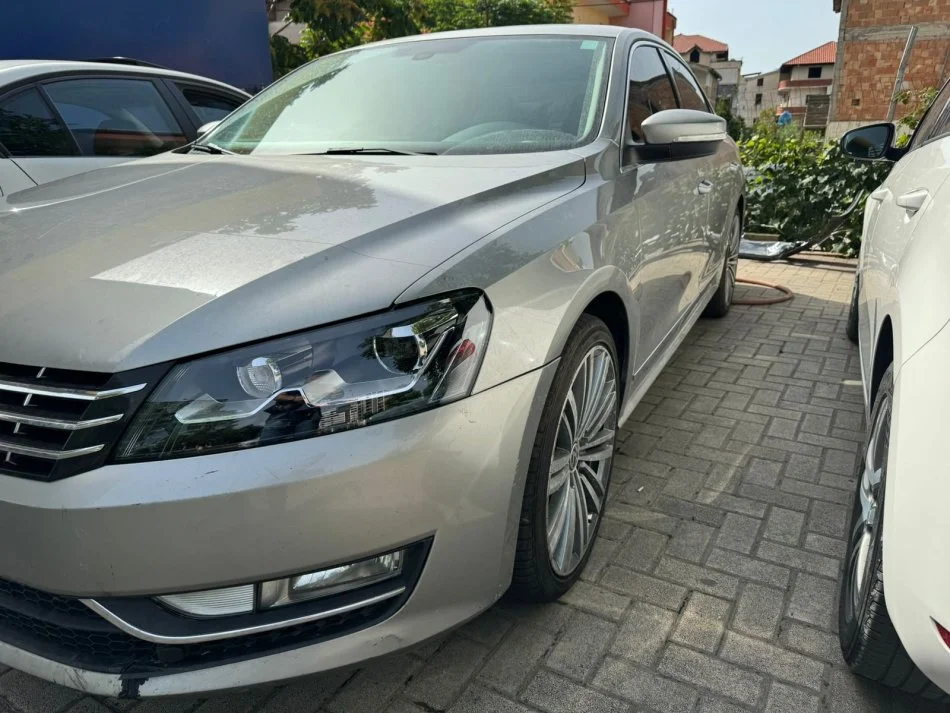 okazionn Tirane, shes 8000€ me sherbime te bera makine passat Nafte, automatik 160.000 km