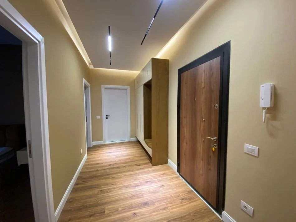 Tirane, jepet me qera apartament 2+1+Ballkon Kati 3, 100 m² 500 € (Unaza e Re, Paskuqan)