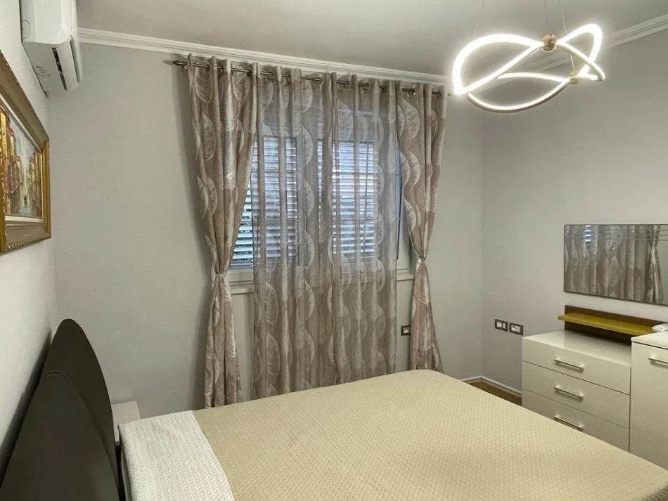 Tirane, shes apartament 1+1 Kati 2, 60 m² 200.000 € (Janos Hunyadi)