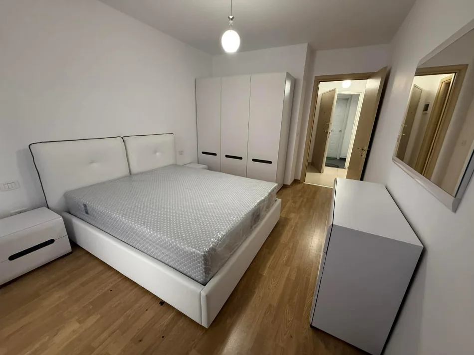 Tirane, jepet me qera apartament 1+1 Kati 5, 65 m² 450 € (Qyteti Studenti)