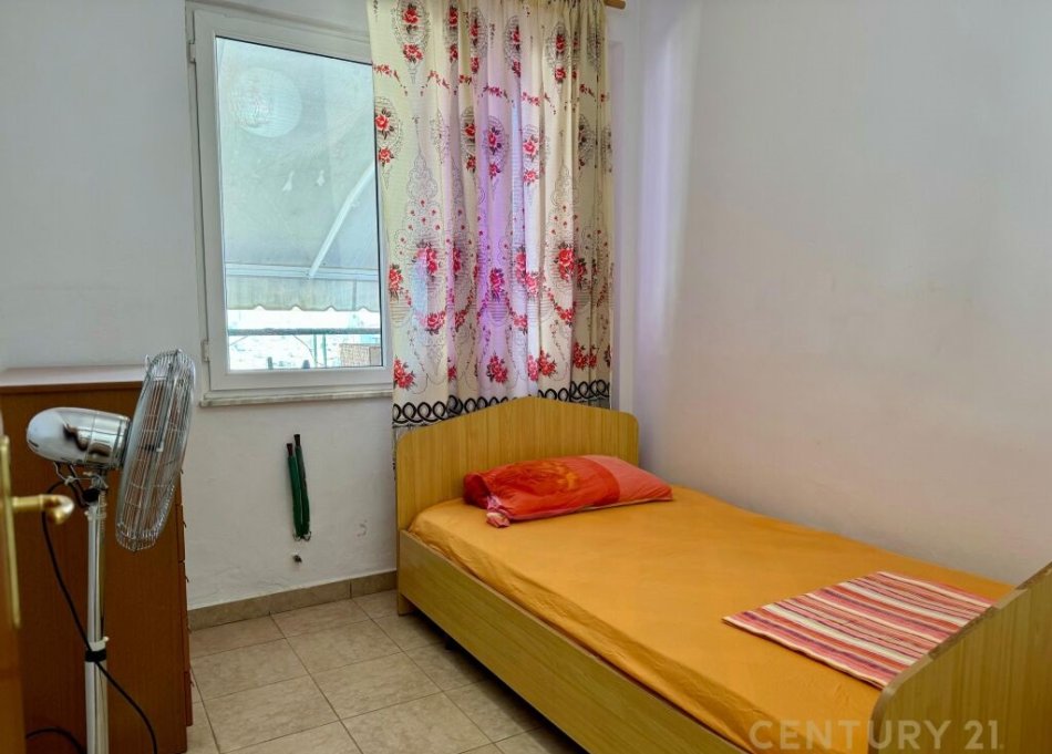 Tirane, jepet me qera apartament 1+1 Kati 2, 90 m² 550 € (Kodra e Diellit)