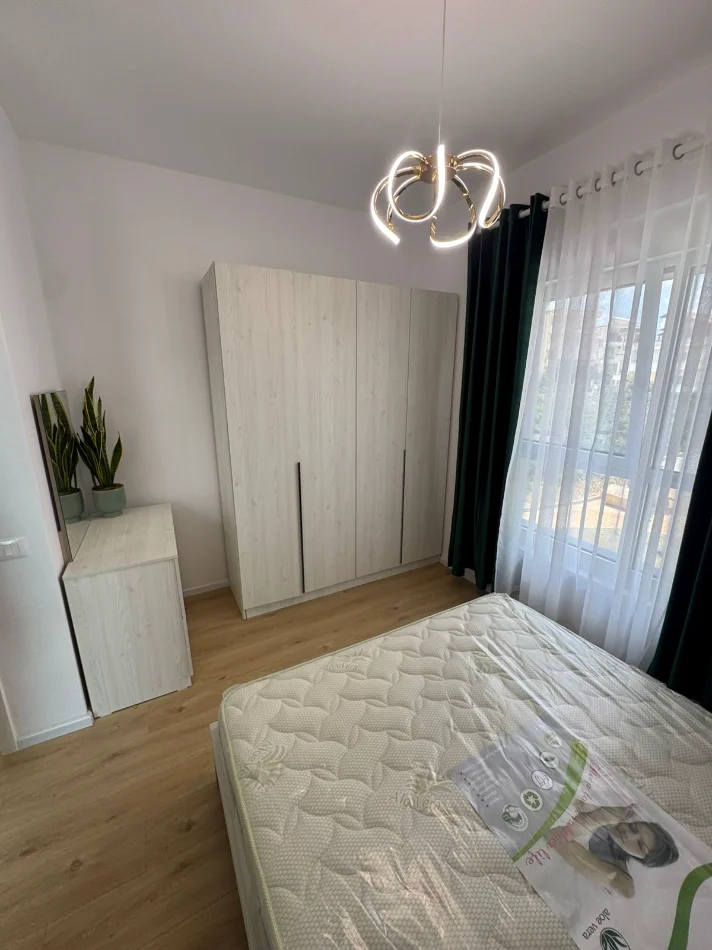 Tirane, jepet me qera apartament 1+1+Ballkon Kati 3, 60 m² 400 € (Mangalem21)