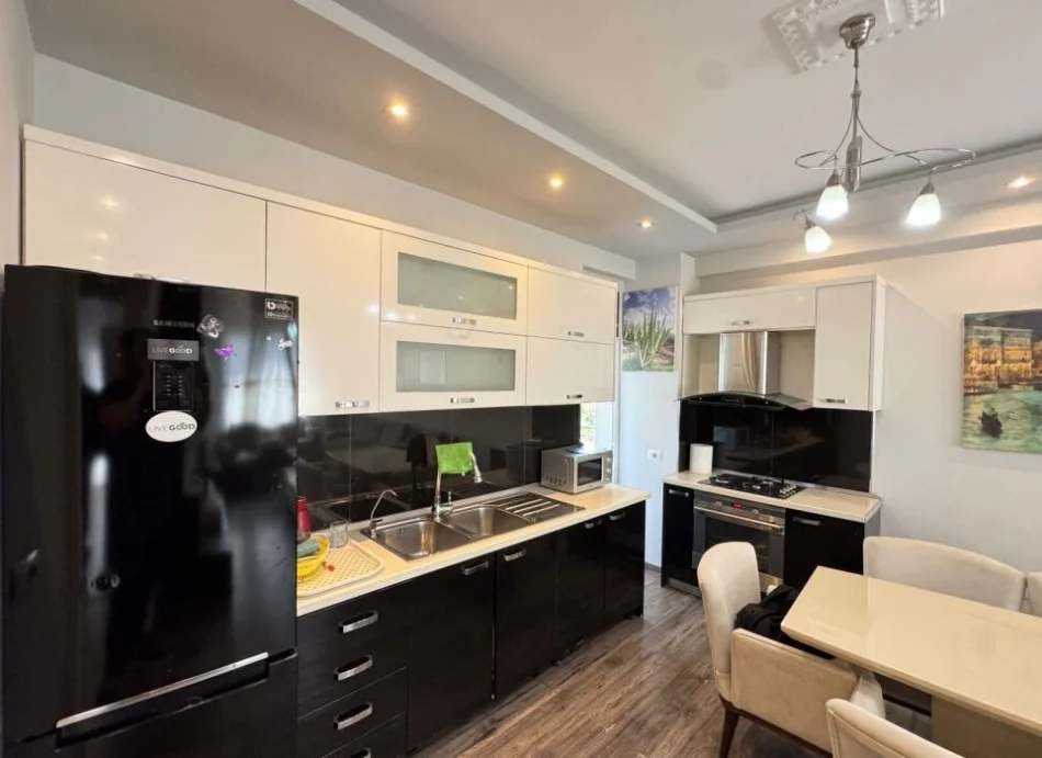 Tirane, shitet apartament 2+1+Aneks+Ballkon Kati 5, 94 m² 258.000 € (Kopshti Zoologjik)