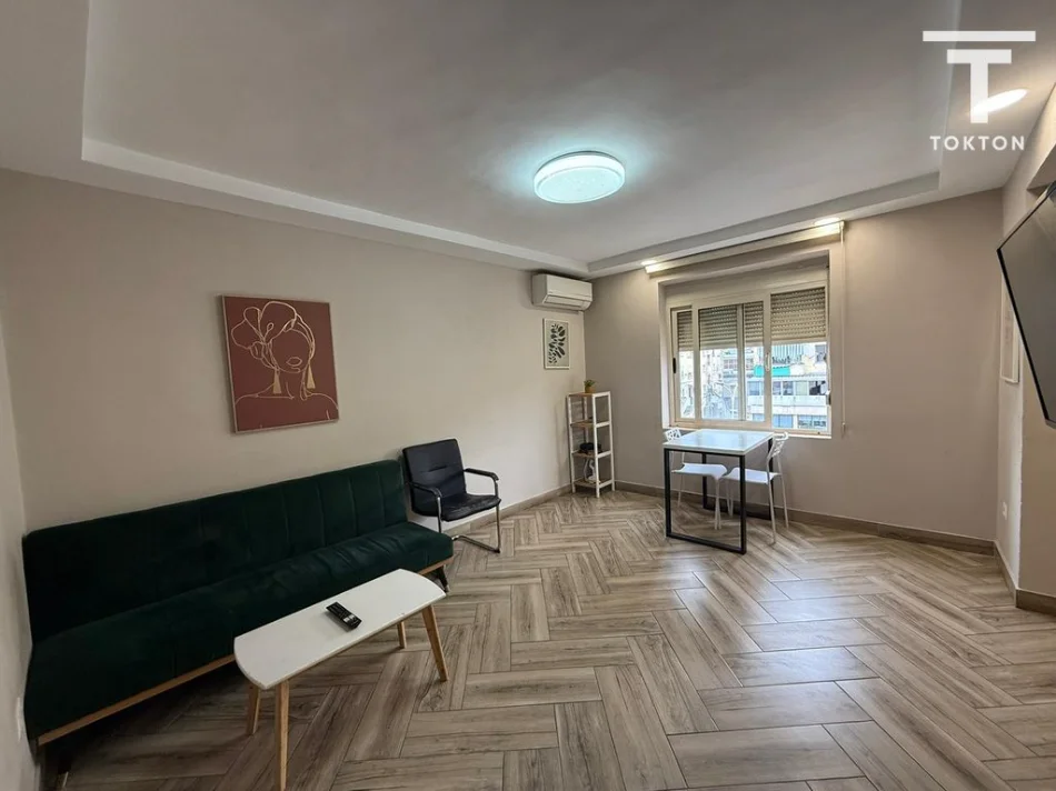 Tirane, shitet apartament 1+1 Kati 4, 51 m² 155.000 € (rruga Kavajes)