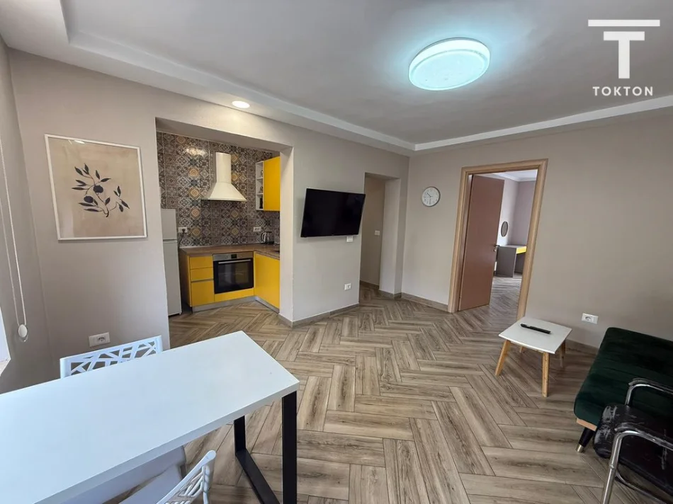 Tirane, shitet apartament 1+1 Kati 4, 51 m² 155.000 € (rruga Kavajes)