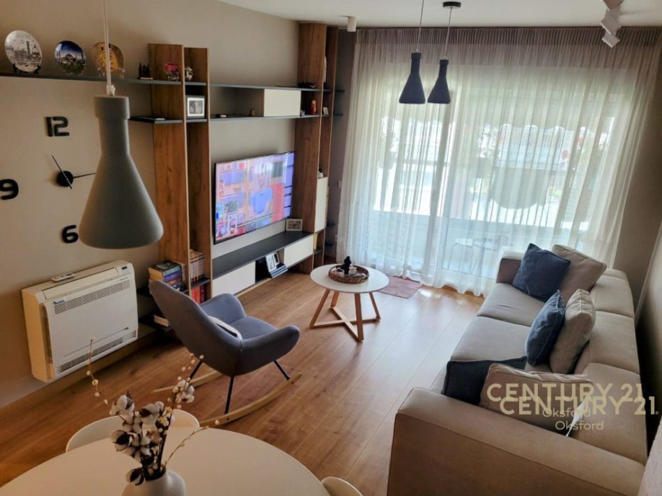 Tirane, jepet me qera apartament 2+1 Kati 5, 82 m² 750 € (21 DHJETORI (KOMPLEKSI MAGNET))