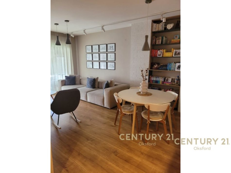 Tirane, jepet me qera apartament 2+1 Kati 5, 82 m² 750 € (21 DHJETORI (KOMPLEKSI MAGNET))