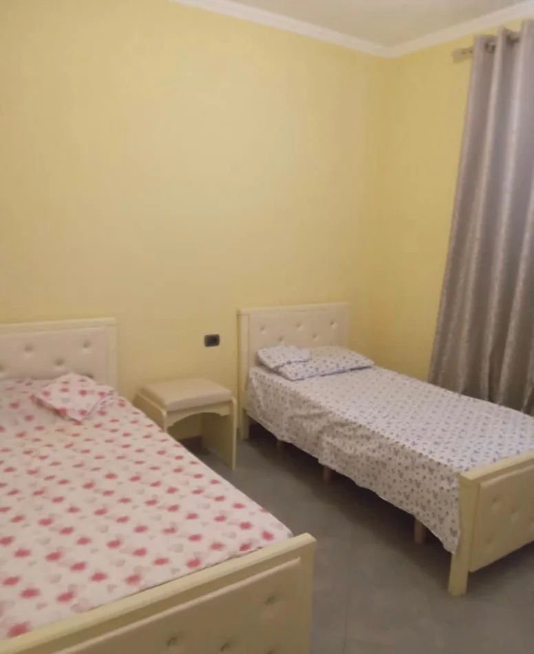 Tirane, jepet me qera apartament 2+1+Ballkon Kati 4, 100 m² 500 € (Astir te Bar Artisti)