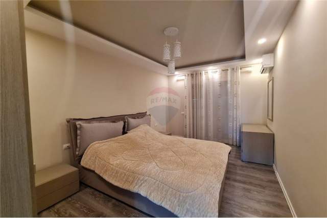 Tirane, jepet me qera apartament 2+1 Kati 3, 120 m² 600 Euro (Kopshti Botanik)