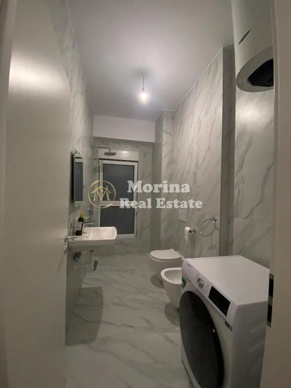 Tirane, jepet me qera apartament 1+1 Kati 7, 60 m² 360 € (Ali Demi)