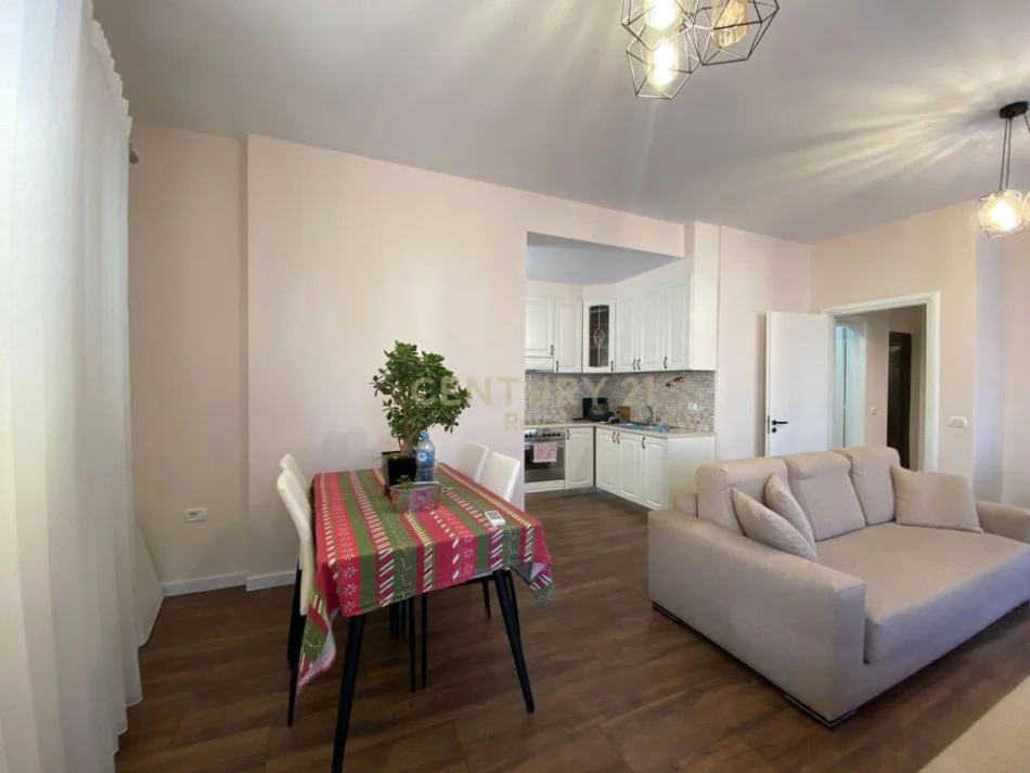 Tirane, shes apartament 2+1+Ballkon, Kati 4, 115 m² 138,000 € (astir)