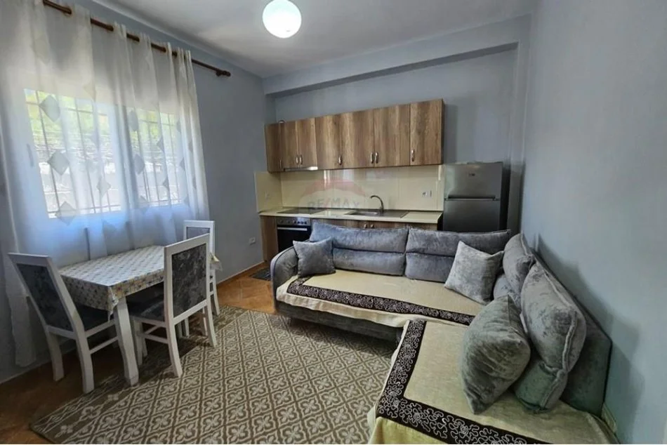 Tirane, jepet me qera , 80 m² 400 € (Siri Kodra)