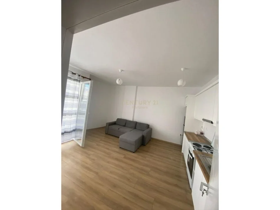 Tirane, shes apartament 1+1 Kati 4, 60 m² 75.000 € (fresku)