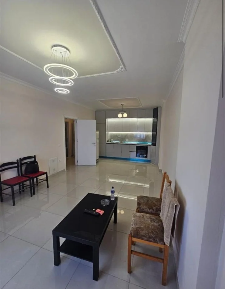 Apartament 2+1+2 me qera tek casa italia (450 Euro)