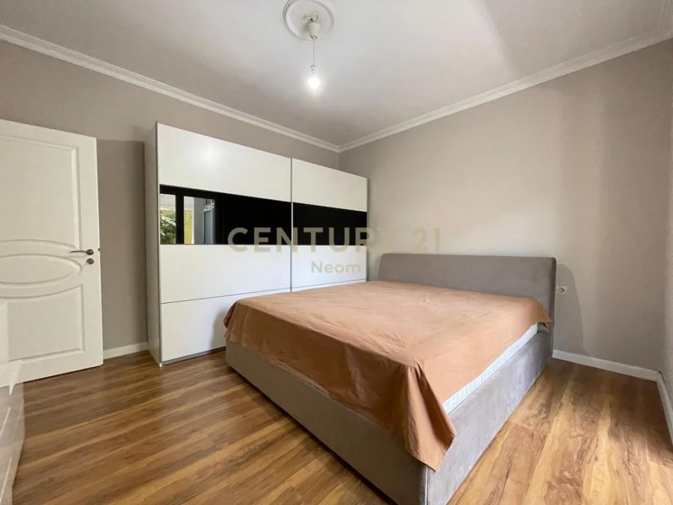 Tirane, shes apartament 2+1 Kati 1, 167 m² 280.000 € (Selite)