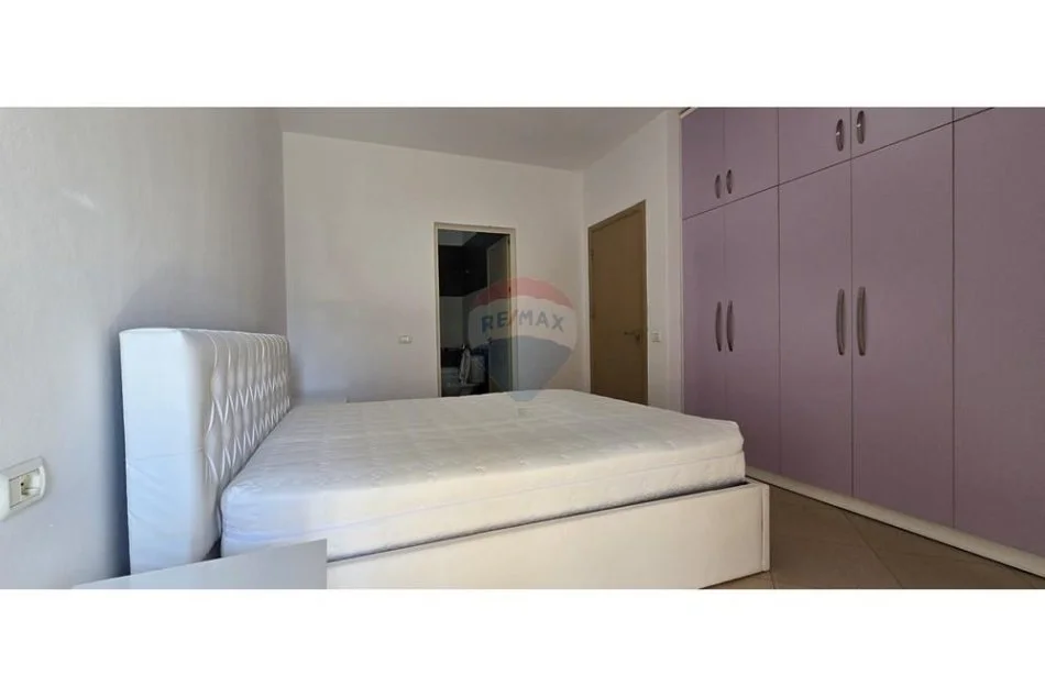 Tirane, jepet me qera apartament 2+1+Aneks+Ballkon , 119 m² 800 € (Kompleksi Panorama)