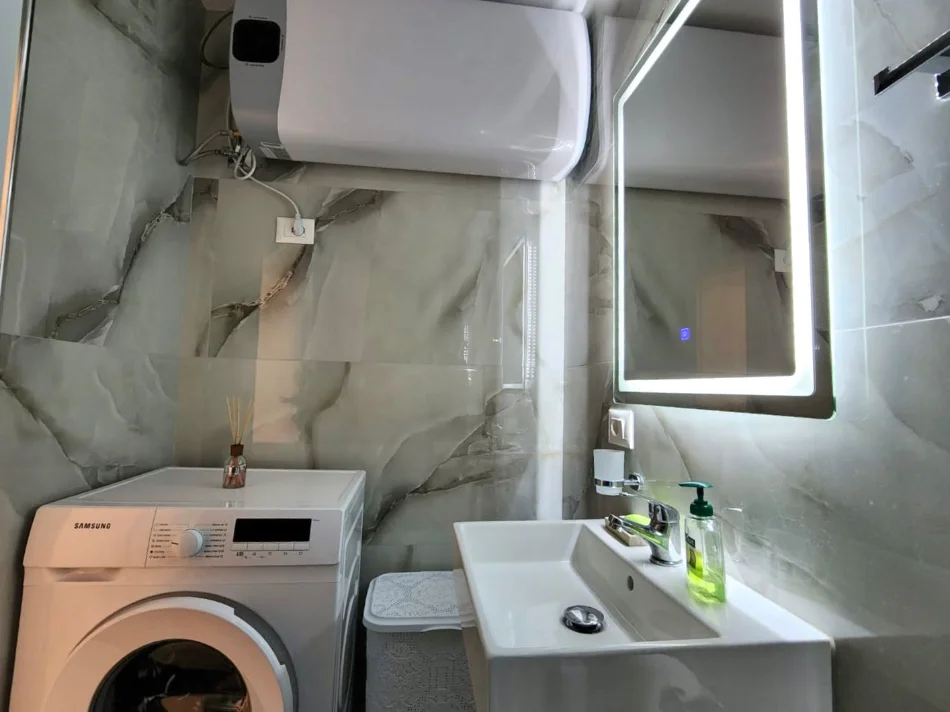 Me Qera: 2+1 🔑 Modern & I Ri 📍 BLLOK/GARDA - Super Investim (Kati 4 Jo I Fundit) - 950€/Muaj