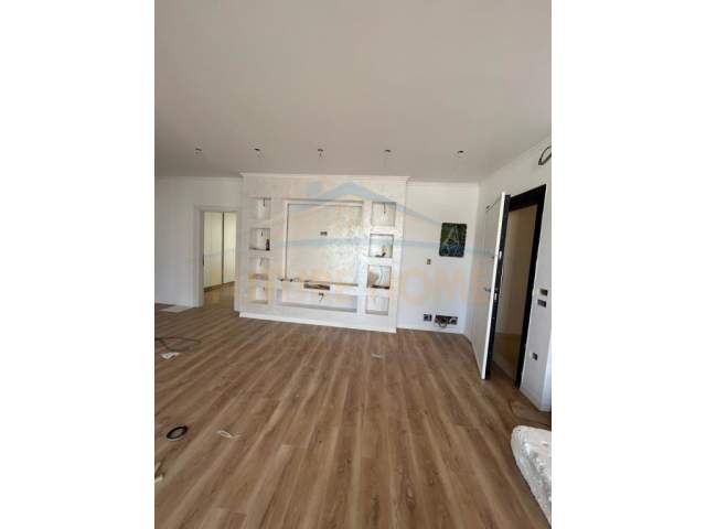 Tirane, shes Penthouse 3+1+A+BLK Kati 5, 110 m² 26.000 Euro (Fresk linze)