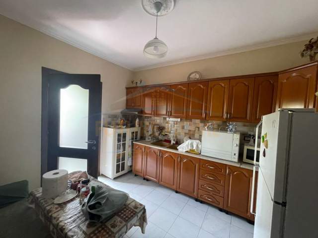 Durres, shitet shtepi 3+1+A+BLK 210.000 Euro (Shkozet, Durres)