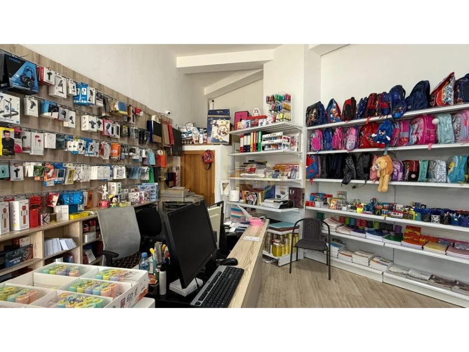 Tirane, shitet dyqan Kati 0, 65 m² 25.000 € (Astiri, Tirana, Albania)