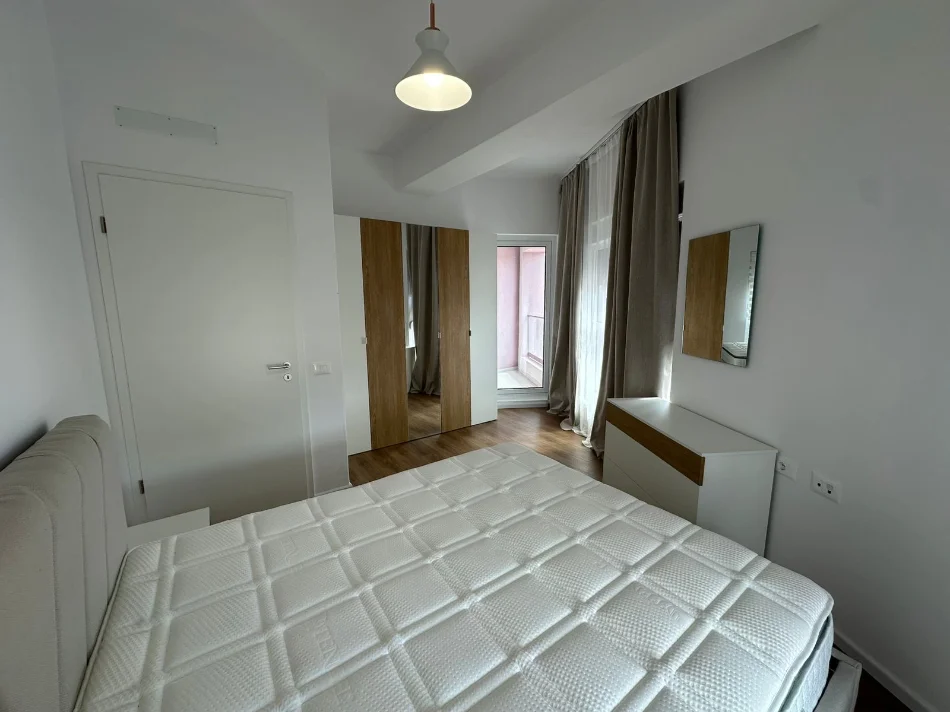 Tirane, jepet me qera apartament 1+1+Ballkon Kati 8, 60 m² 400 € (Rruga Pasho Hysa)