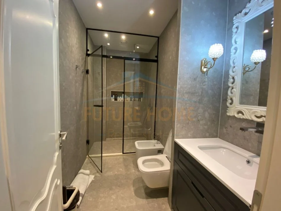 Tirane, shitet 2+1 Kati 6, 187 m² 561.000 € (qender)