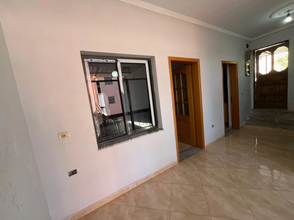 Tirane, jepet me qera apartament 1+1 Kati 3, 60 m² 350 € (Perballe QSUT)