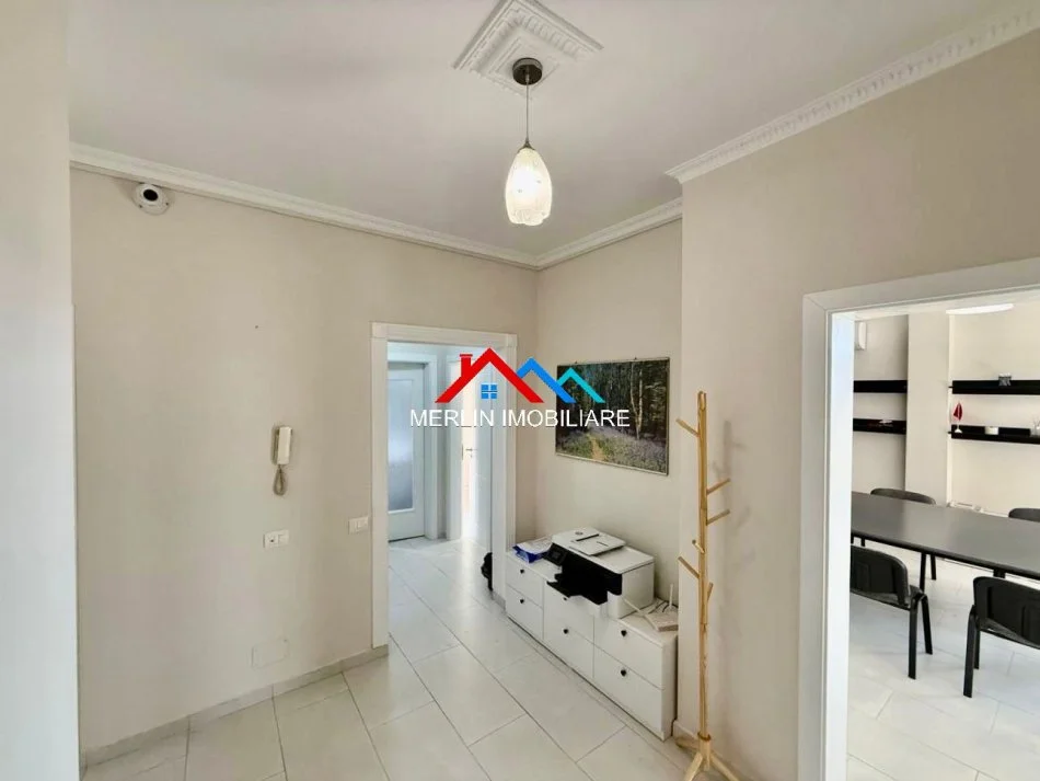 Tirane, jepet me qera apartament 3+1+Ballkon Kati 2, 140 m² 700 € (RRUGA FUAT TOPTANI,QYTET STUDENTI)