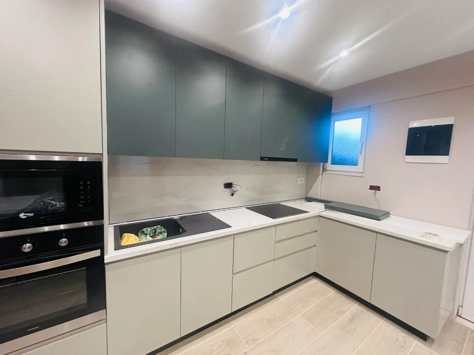 Tirane, jepet me qera apartament 1+1+Ballkon Kati 1, 70 m² 450 € 