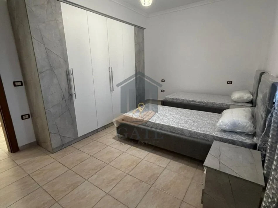 Durres, jepet me qera apartament 2+1+Ballkon Kati 2, 90 m² 400 € (Ish Urt)