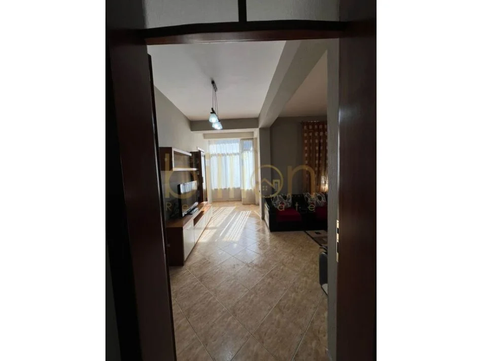 Tirane, jepet me qera apartament 2+1 Kati 2, 121 m² 700 € (Yzberisht)