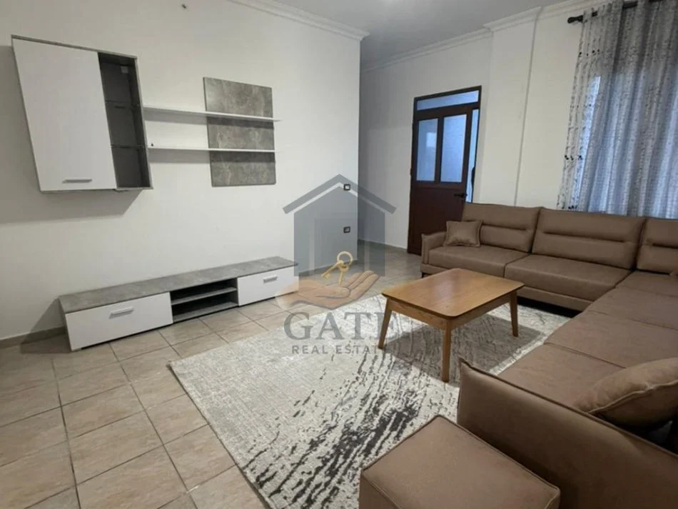 Durres, jepet me qera apartament 2+1+Ballkon Kati 2, 90 m² 400 € (Ish Urt)