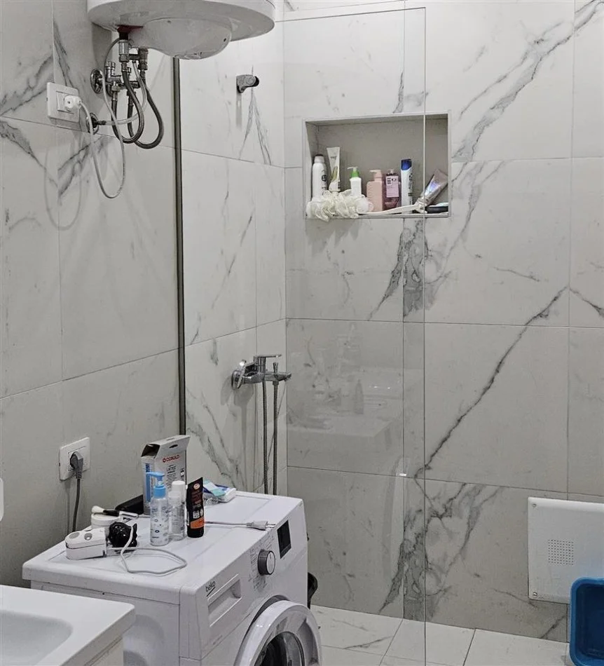 Super Apartament me qera tek 21 Dhjetori (550 euro)