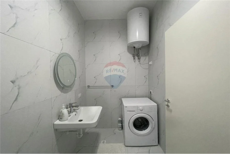 Tirane, jepet me qera apartament 1+1 Kati 5, 69 m² 600 € (Kompleksi Magnet Kontakt)