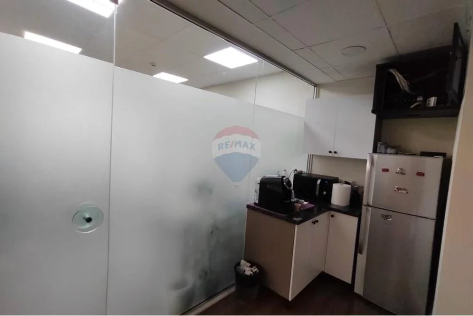 Tirane, jepet me qera apartament 3+1+Ballkon , 1.500 € (Sulejman Delvina)