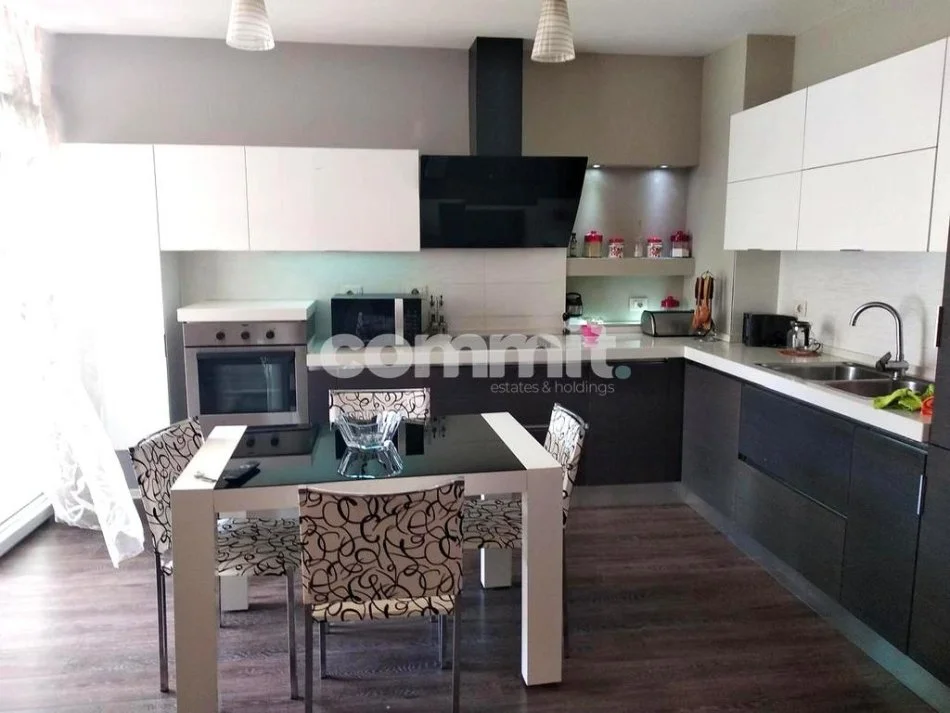 Tirane, jepet me qera apartament 2+1 ,