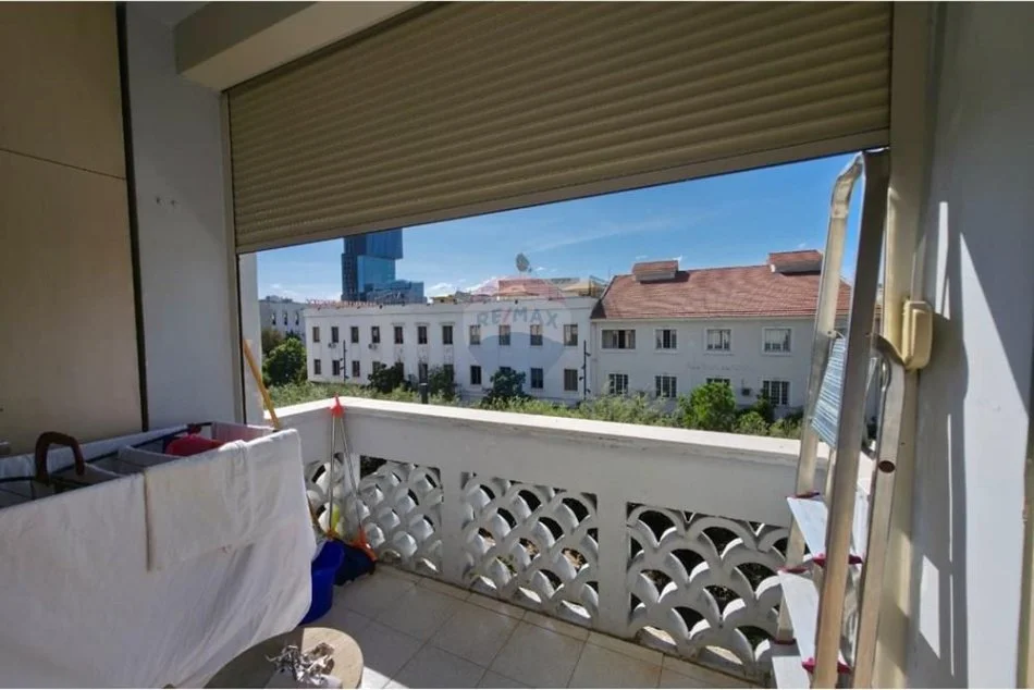 Tirane, jepet me qera apartament 1+1+Aneks Kati 3, 63 m² 700 € (Bulevardi Zogu i I)