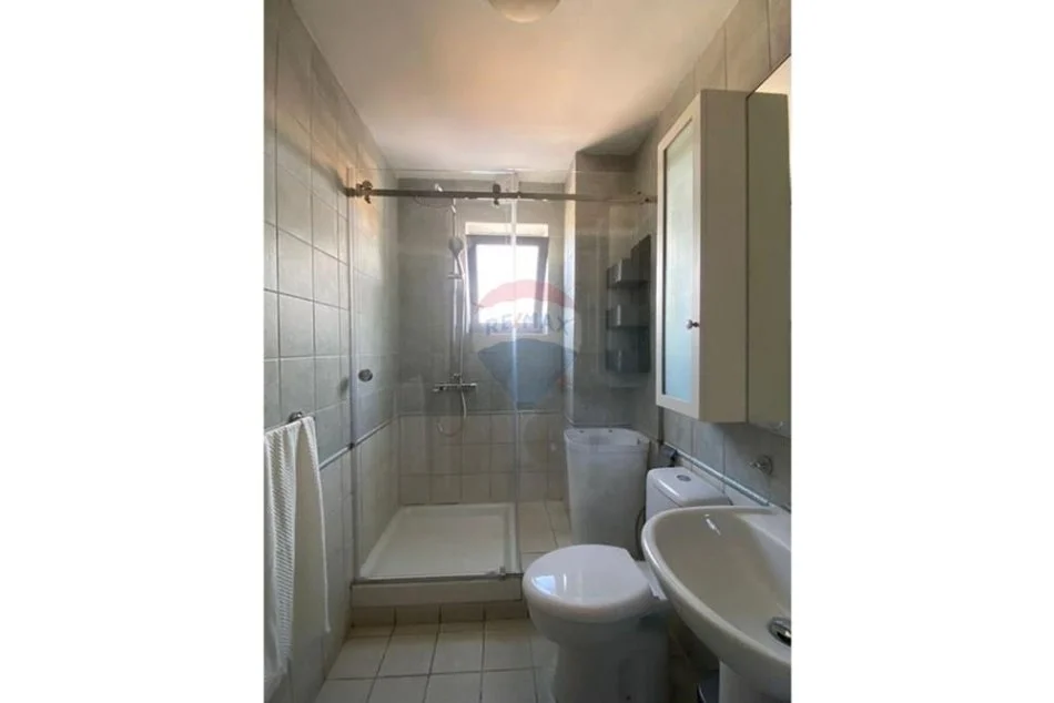 Tirane, jepet me qera apartament 2+1+Aneks Kati 5, 120 m² 850 € (rruga Hoxha Tahsim)