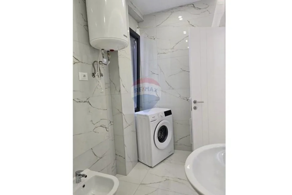 Tirane, jepet me qera apartament 1+1 , 70 m² 650 € (Kodra e Diellit)