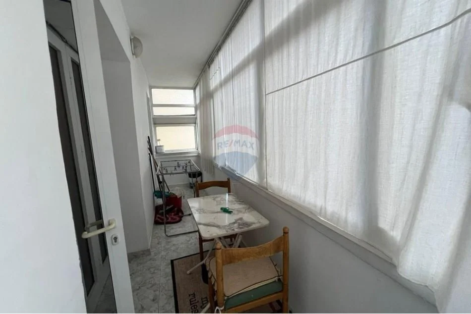 Tirane, jepet me qera apartament 3+1+Aneks+Ballkon Kati 3, 100 m² 800 € (Rruga Myslym Shyri)