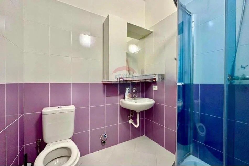 Tirane, jepet me qera apartament 3+1+Aneks+Ballkon Kati 2, 126 m² 750 € (Rruga Peti)