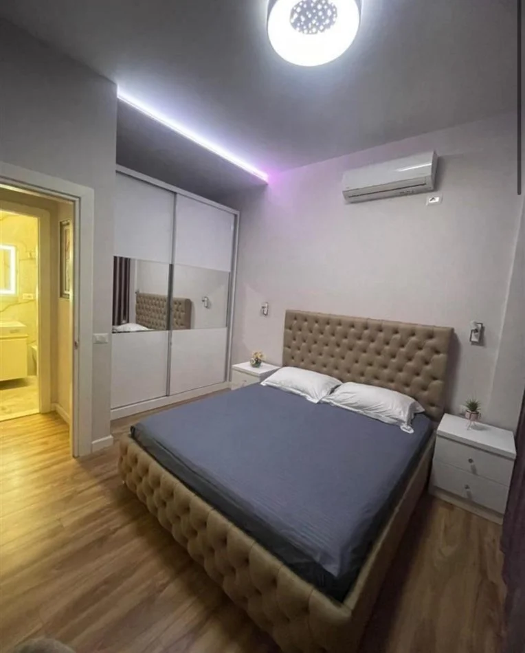 Super Apartament me qera ne qender tek pazari i Ri (600 Euro)