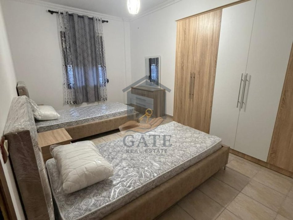 Durres, jepet me qera apartament 2+1+Ballkon Kati 2, 98 m² 400 € (Ish Rajoni)