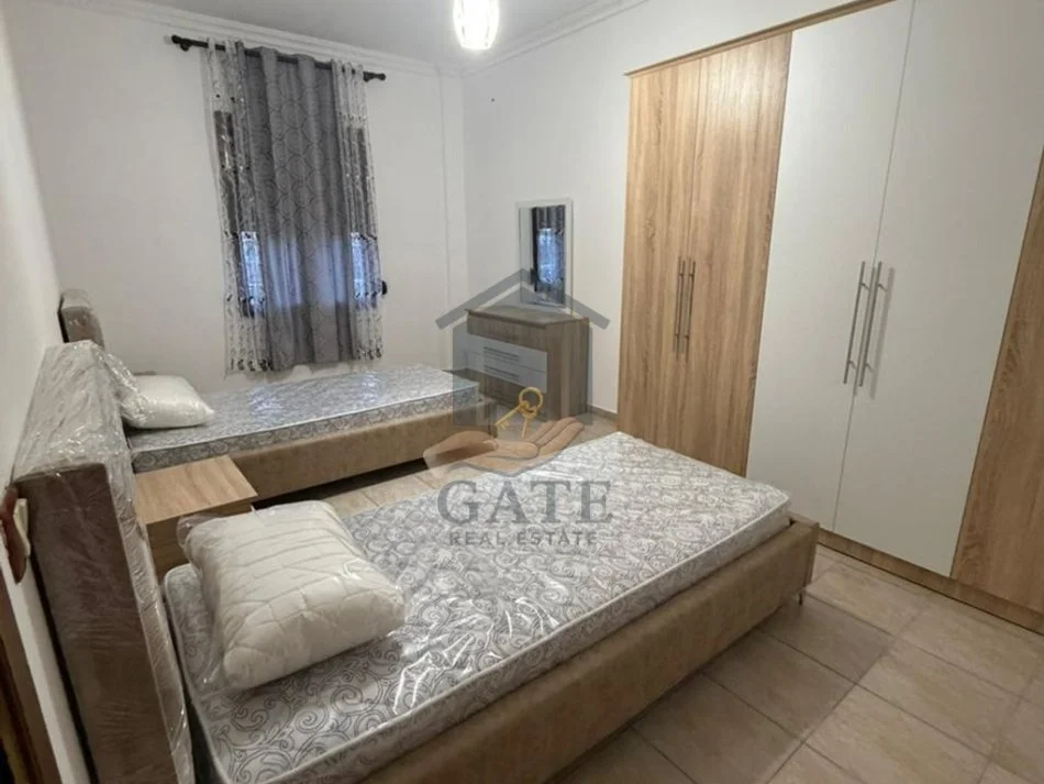 Durres, jepet me qera apartament 2+1+Ballkon Kati 2, 98 m² 400 € (Ish Rajoni)