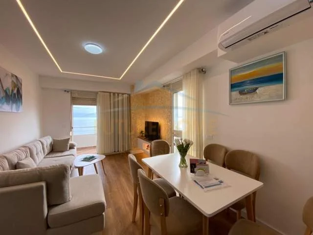Durres, jepet me qera apartament 2+1 Kati 9, 80 m² 600 Euro (plazh)