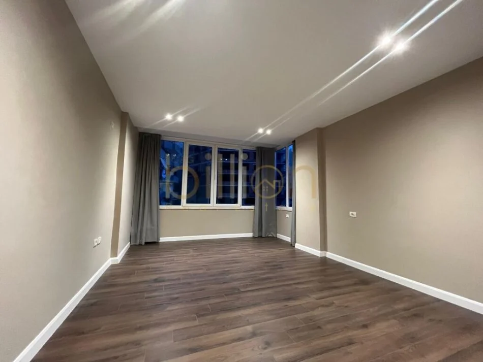 Tirane, shitet apartament 2+1 Kati 2, 120 m² 210.000 € (Kopshti Botanik, Tirana, Albania)