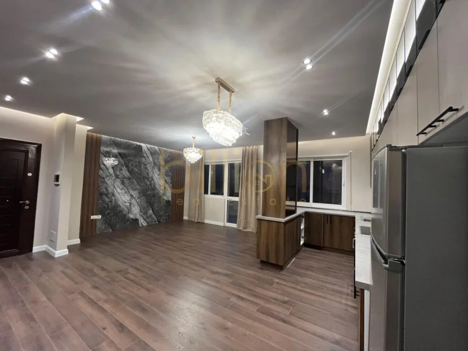 Tirane, shitet apartament 2+1 Kati 2, 120 m² 210.000 € (Kopshti Botanik, Tirana, Albania)