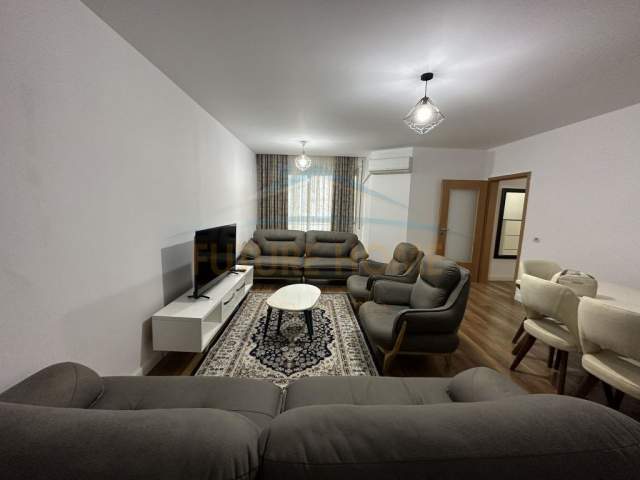 Tirane, jepet me qera apartament Kati 2, 100 m² 600 Euro (liqeni i thate)